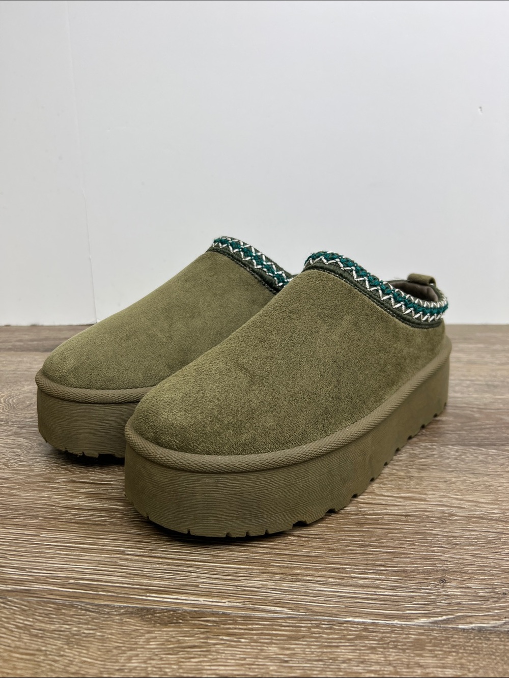 Olivia & Kate Stormy Olive Green Platform Clogs Mules Size 10